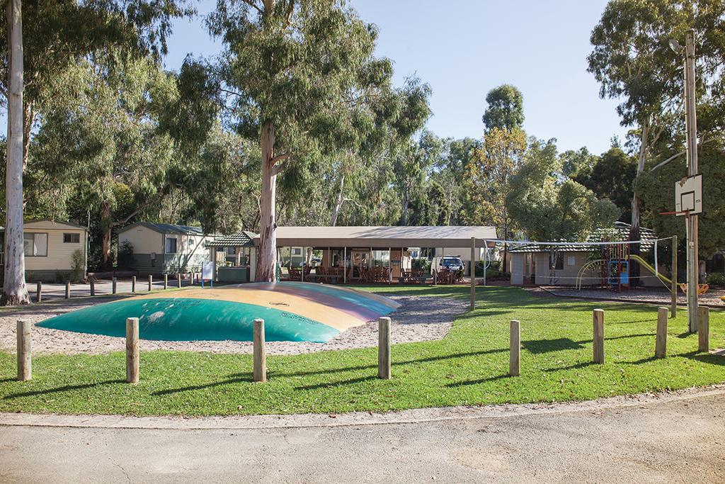 Hotel Crystal Brook Tourist Park Doncaster East Esterno foto