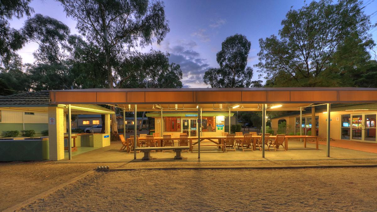 Hotel Crystal Brook Tourist Park Doncaster East Esterno foto